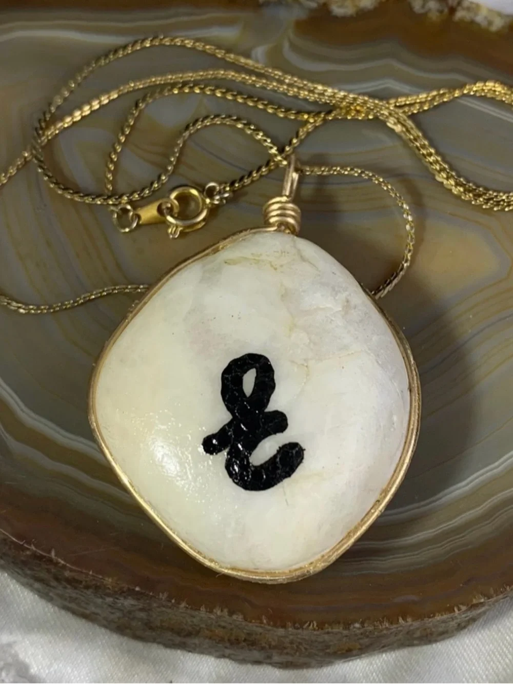 Gold-Tone Horse Silhouette Pendant Necklace in Brown & Cream